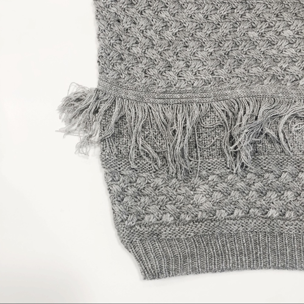 BB Dakota Revolve Sweater Gray Fringe Large NWT - Picture 7 of 9